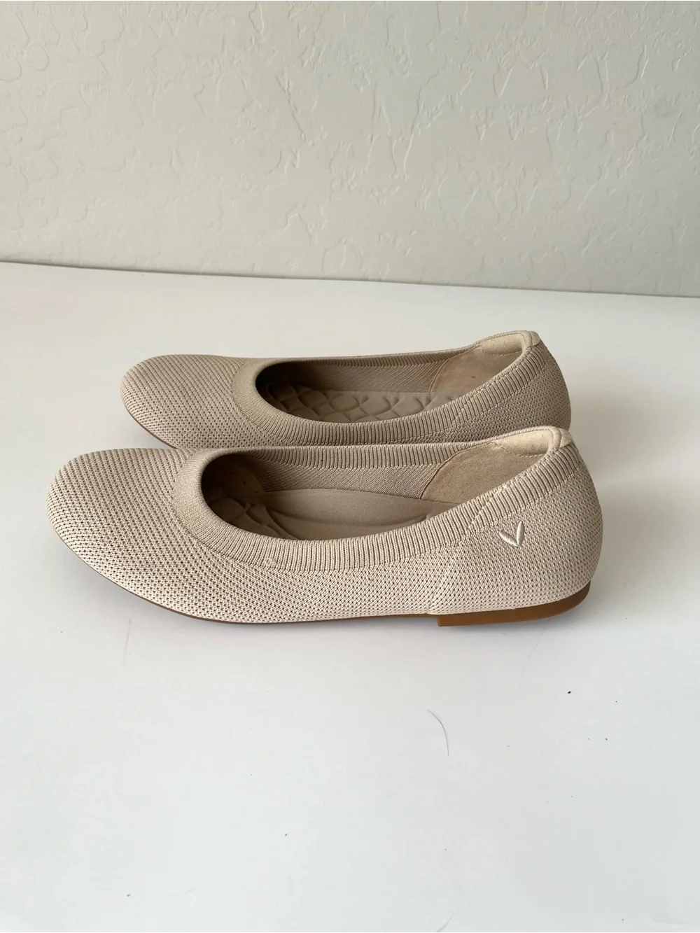 Vivaia Claire Round Toe Woven Knit Flats Cream Tan Size 41